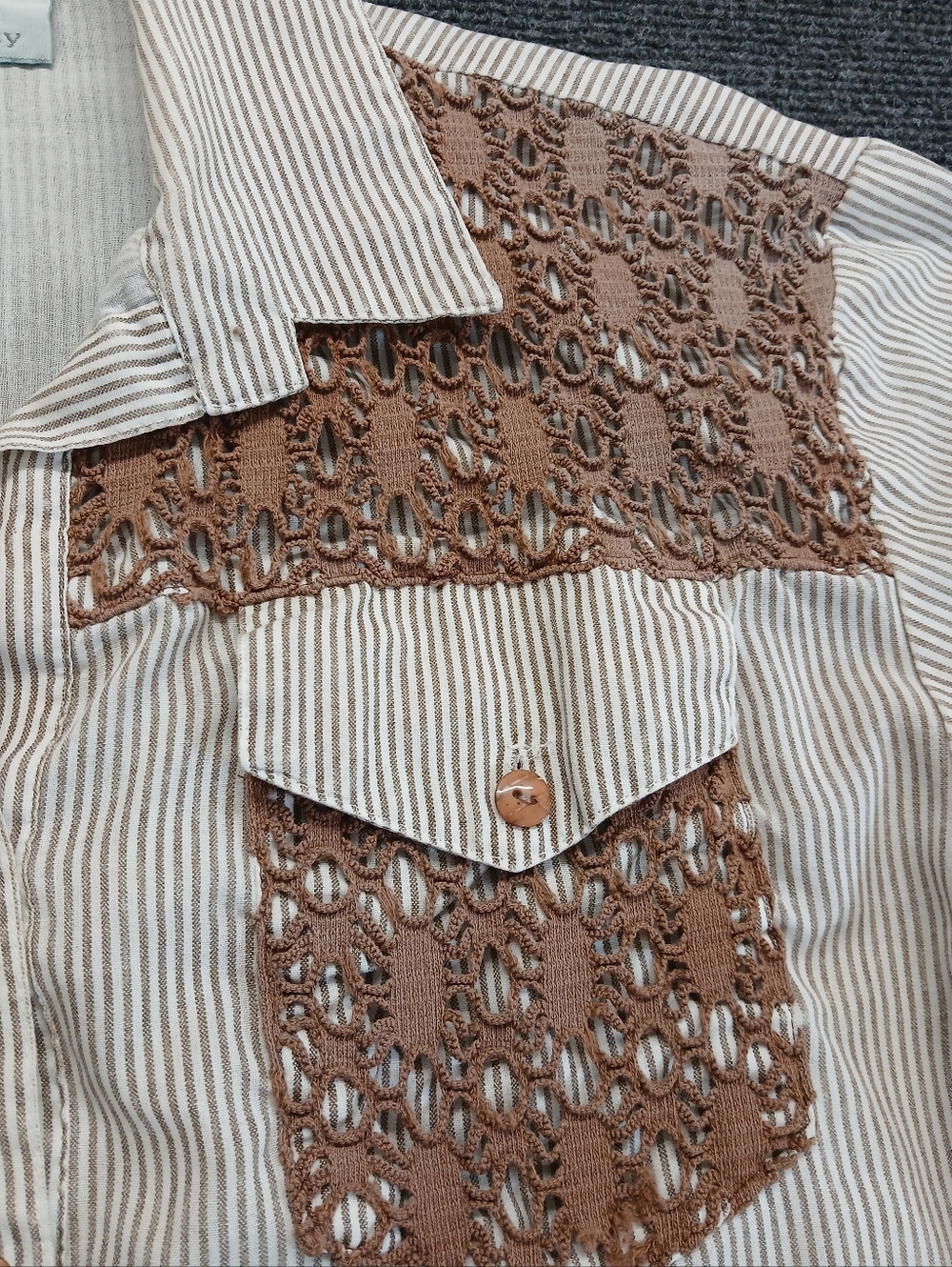 Women's Coral Bay S/S Striped Western Style Shirt with Crochet Accents Sz Med - Picture 4 of 9